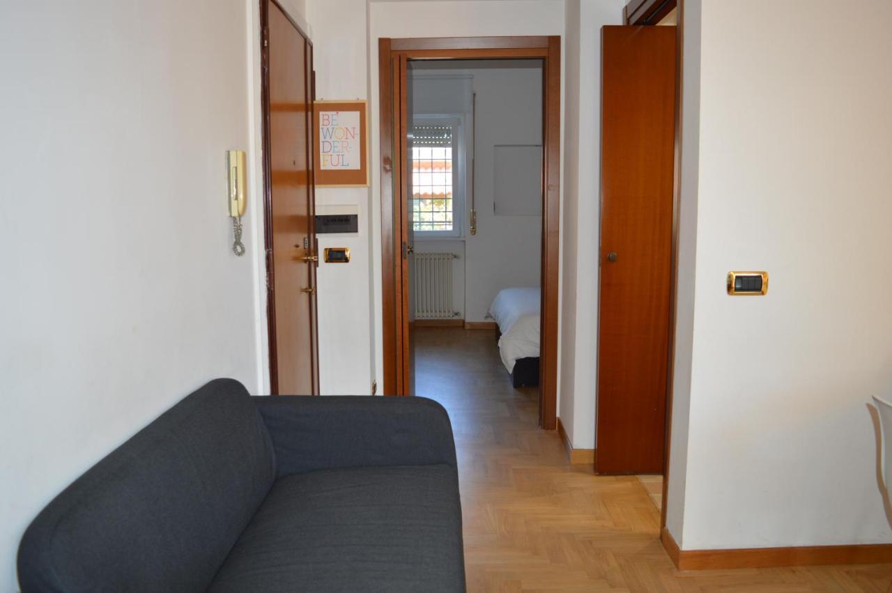 Domi - Appartamento Roma Bagian luar foto
